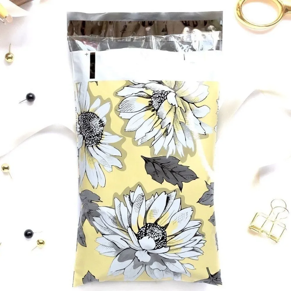 20 - 10x13 Sunflower Print Poly Mailers